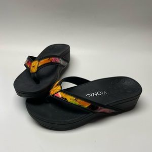Vionic High Tide Multi color flip flops Women size 7